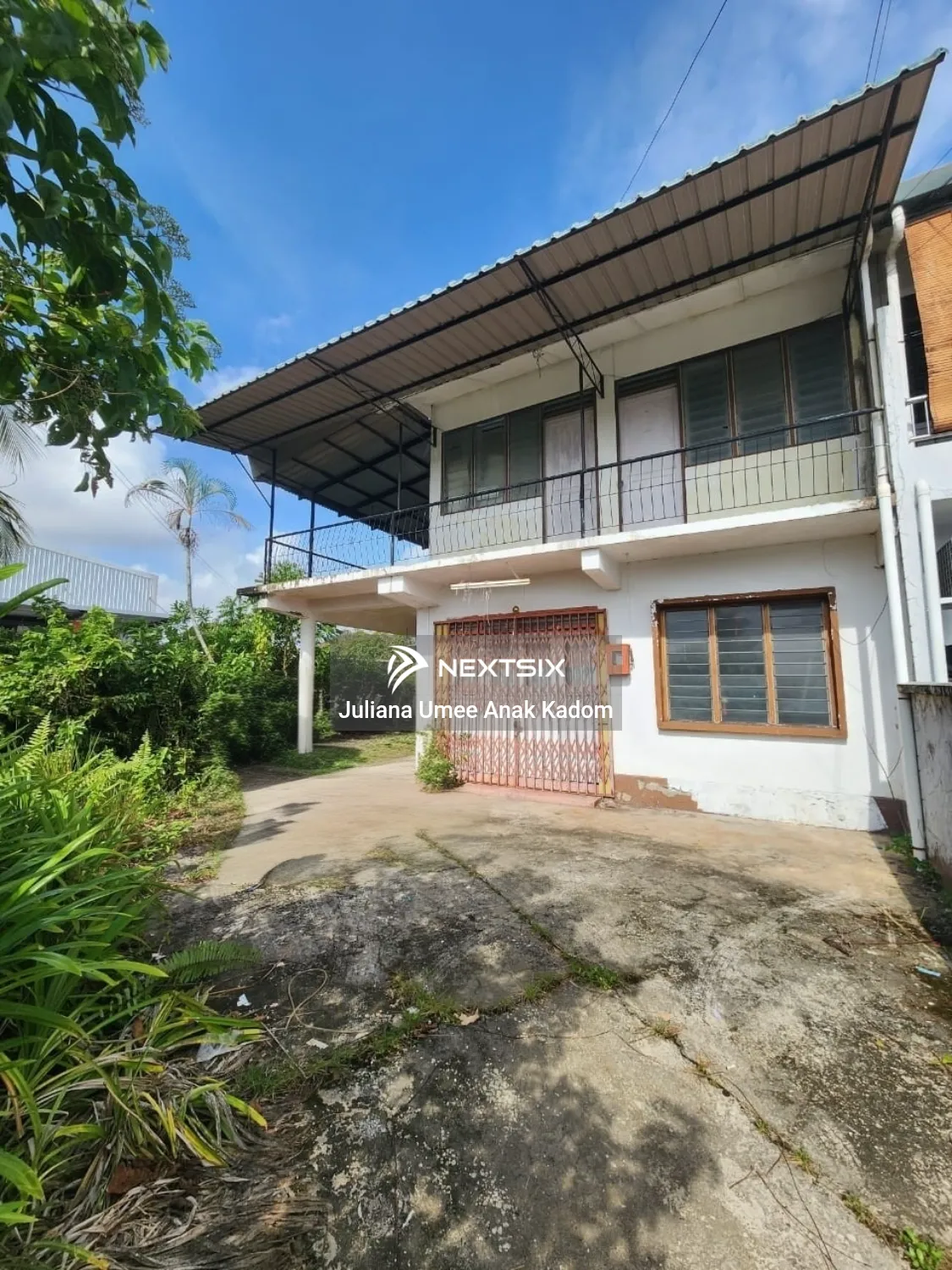 Semi-detached House For Sale in Kuching Sarawak