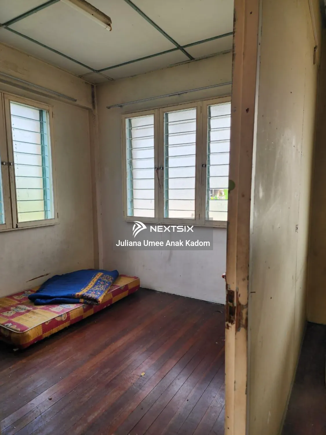 Semi-detached House For Sale in Kuching Sarawak - Image 10