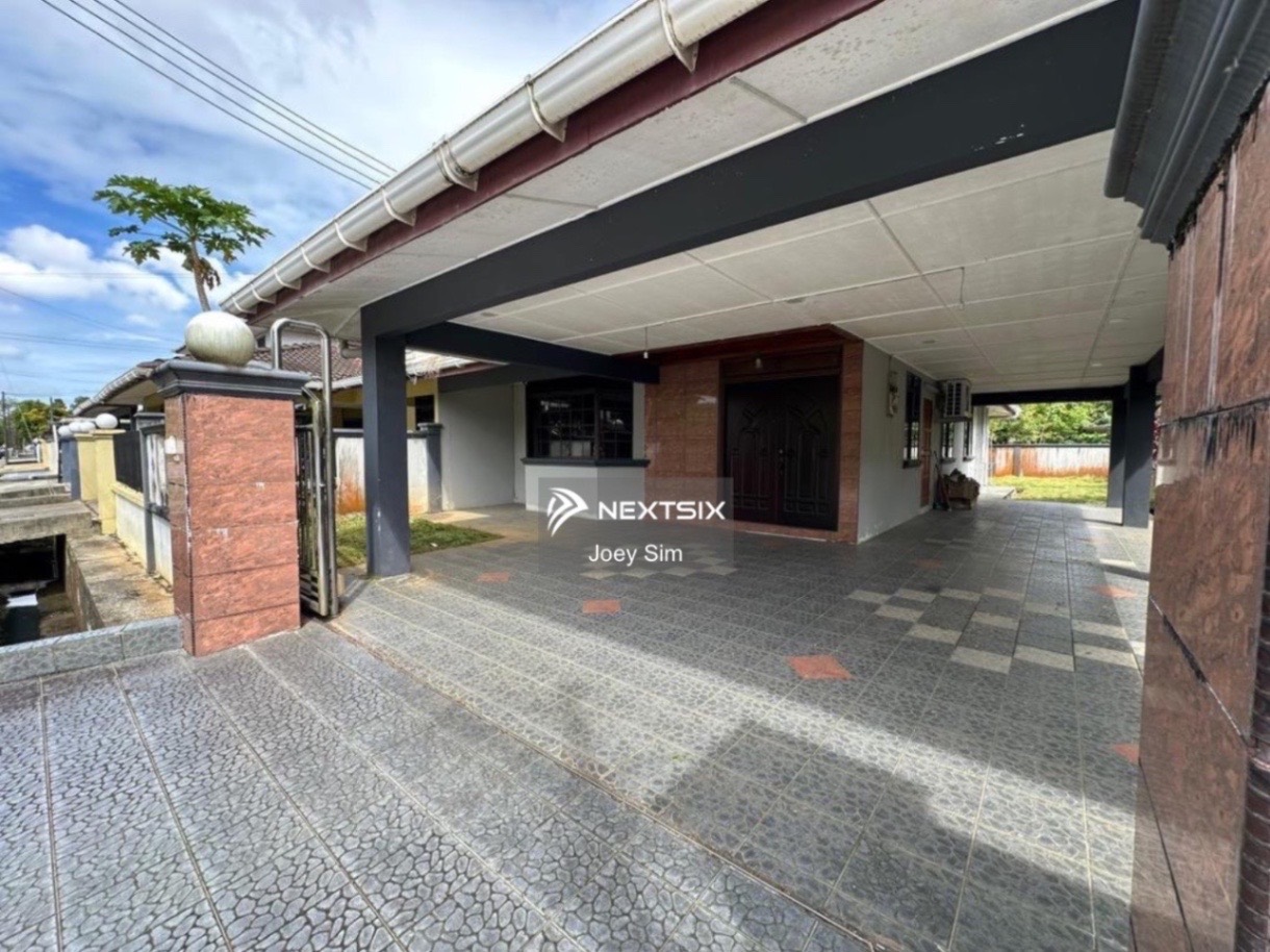 Semi-detached House For Rent in Kuching Sarawak - Image 2