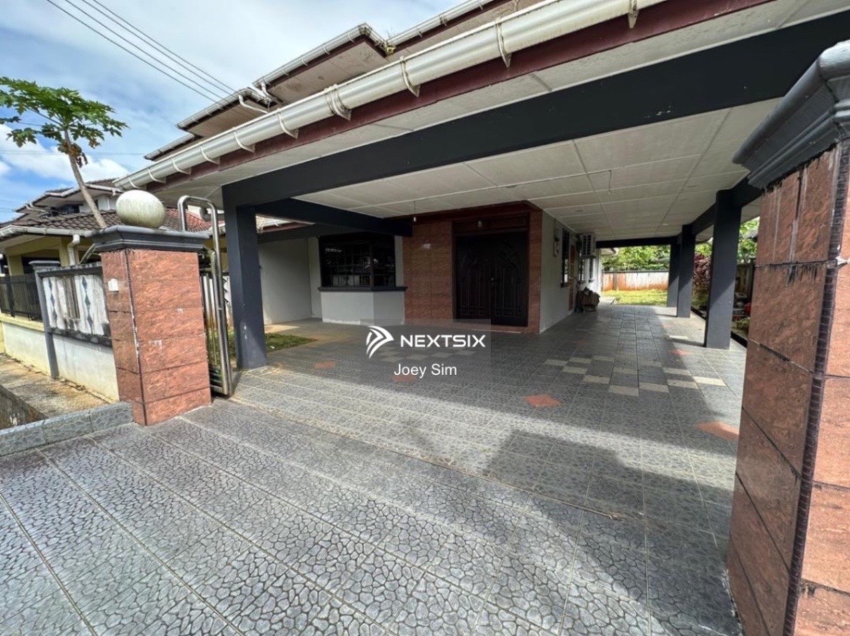 Semi-detached House For Rent in Kuching Sarawak - Image 8
