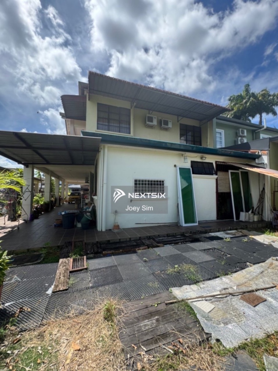Semi-detached House For Sale in Kuching Sarawak - Image 15