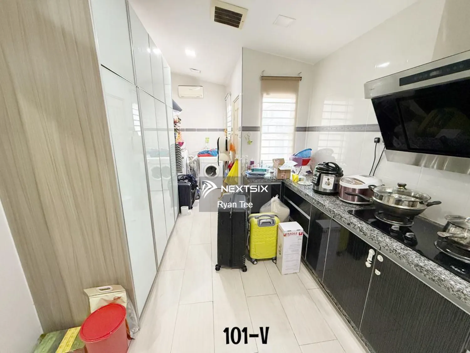 Semi-detached House For Sale in Klang Selangor - Image 4