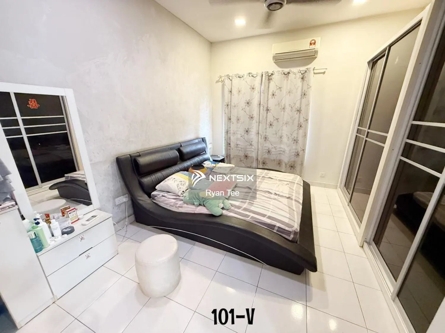 Semi-detached House For Sale in Klang Selangor - Image 5