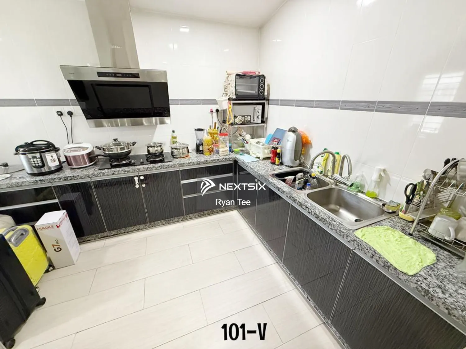 Semi-detached House For Sale in Klang Selangor - Image 6