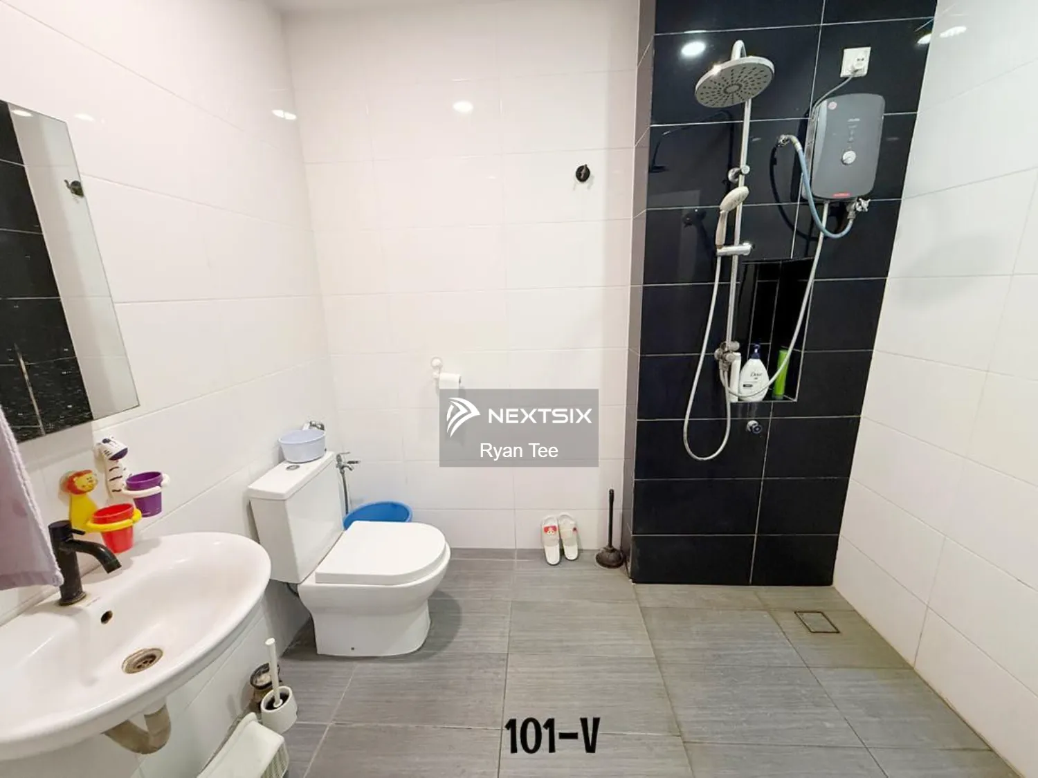 Semi-detached House For Sale in Klang Selangor - Image 7