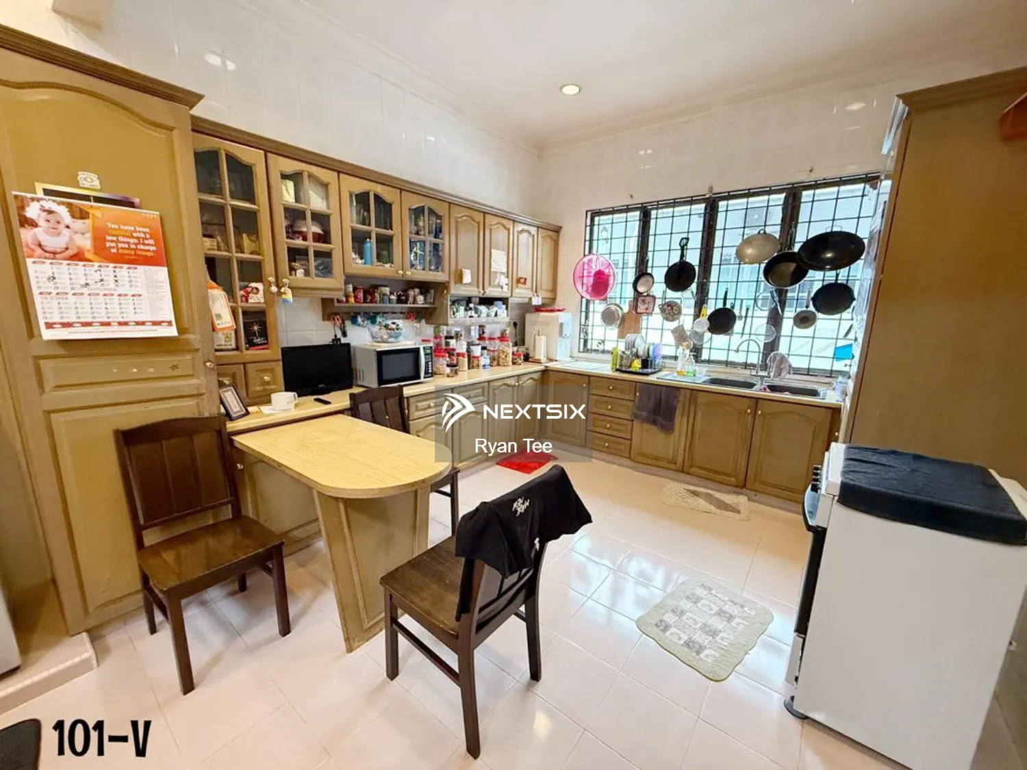 Semi-detached House For Sale in Klang Selangor - Image 4