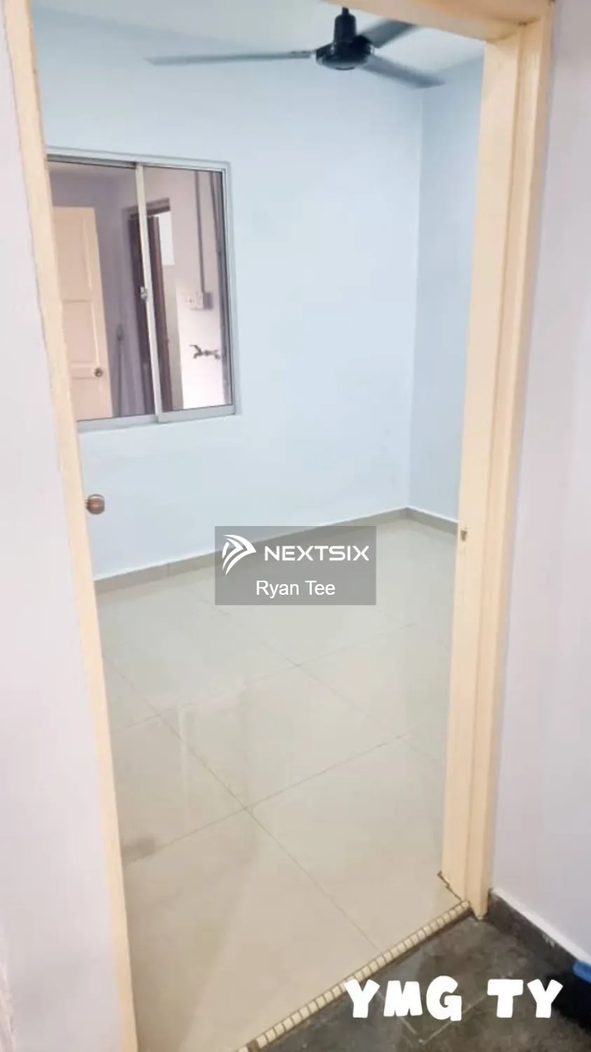 1-sty Terrace/Link House For Sale in Klang Selangor - Image 4