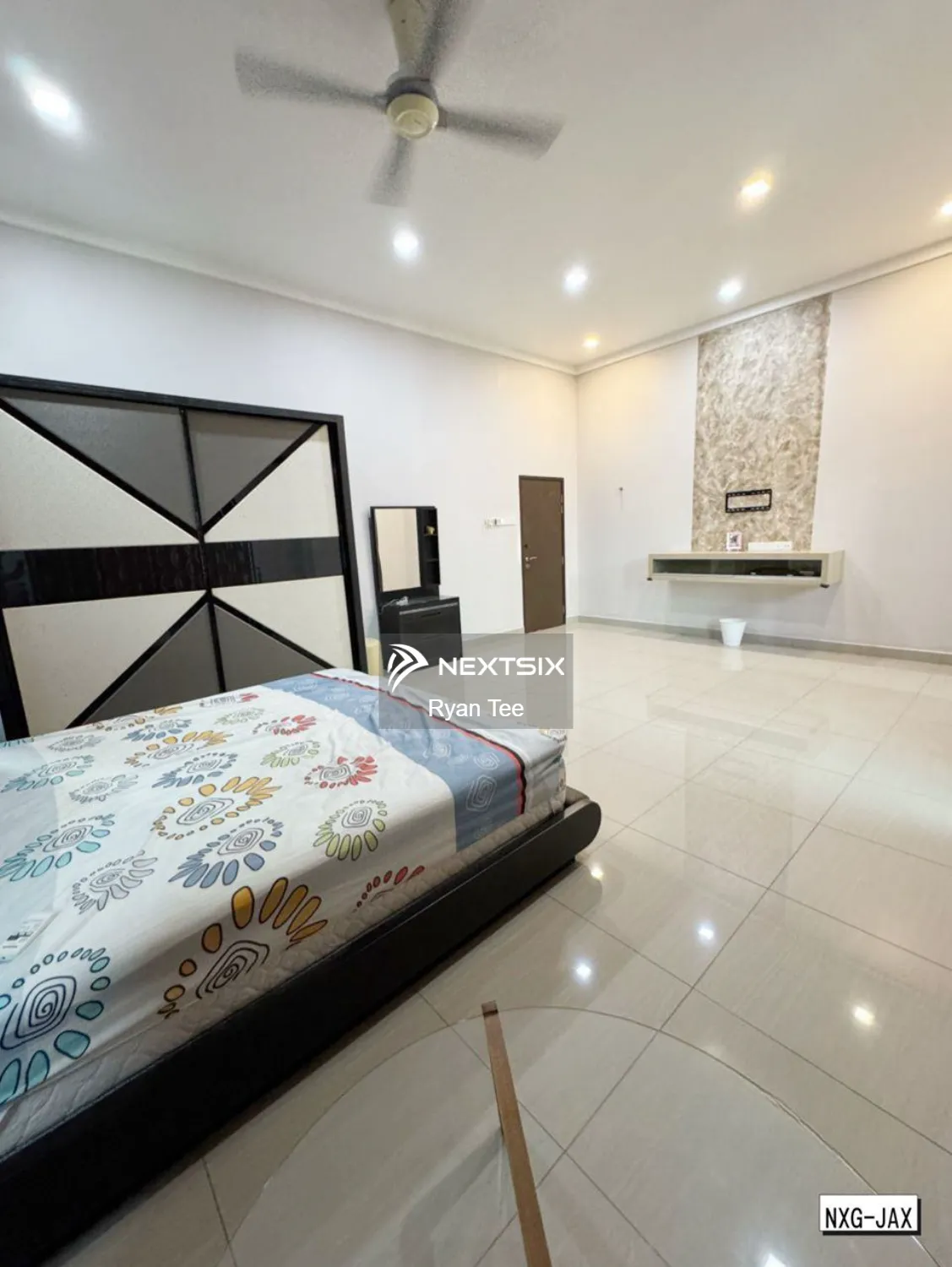 Semi-detached House For Sale in Klang Selangor - Image 2