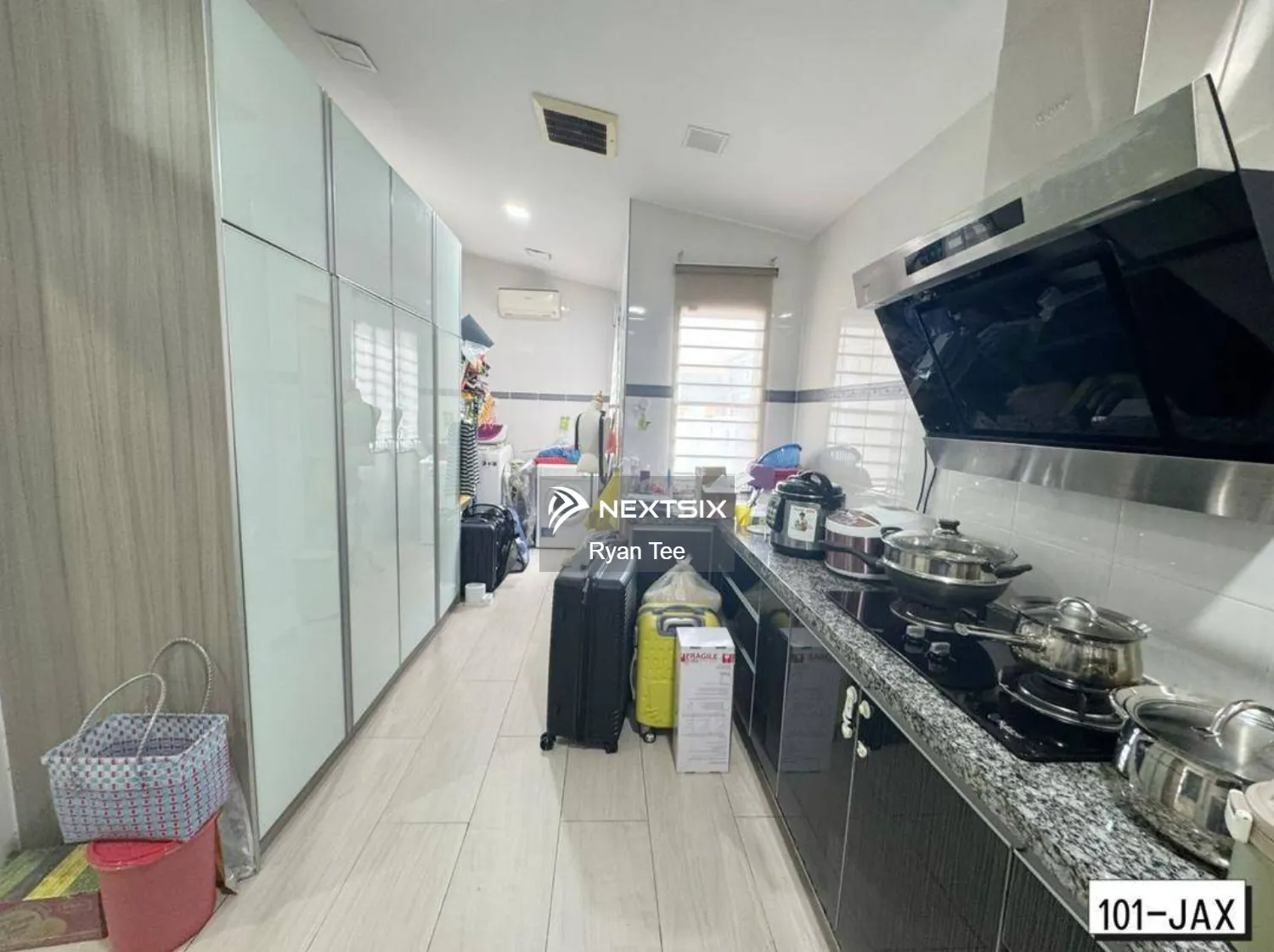 Semi-detached House For Sale in Klang Selangor