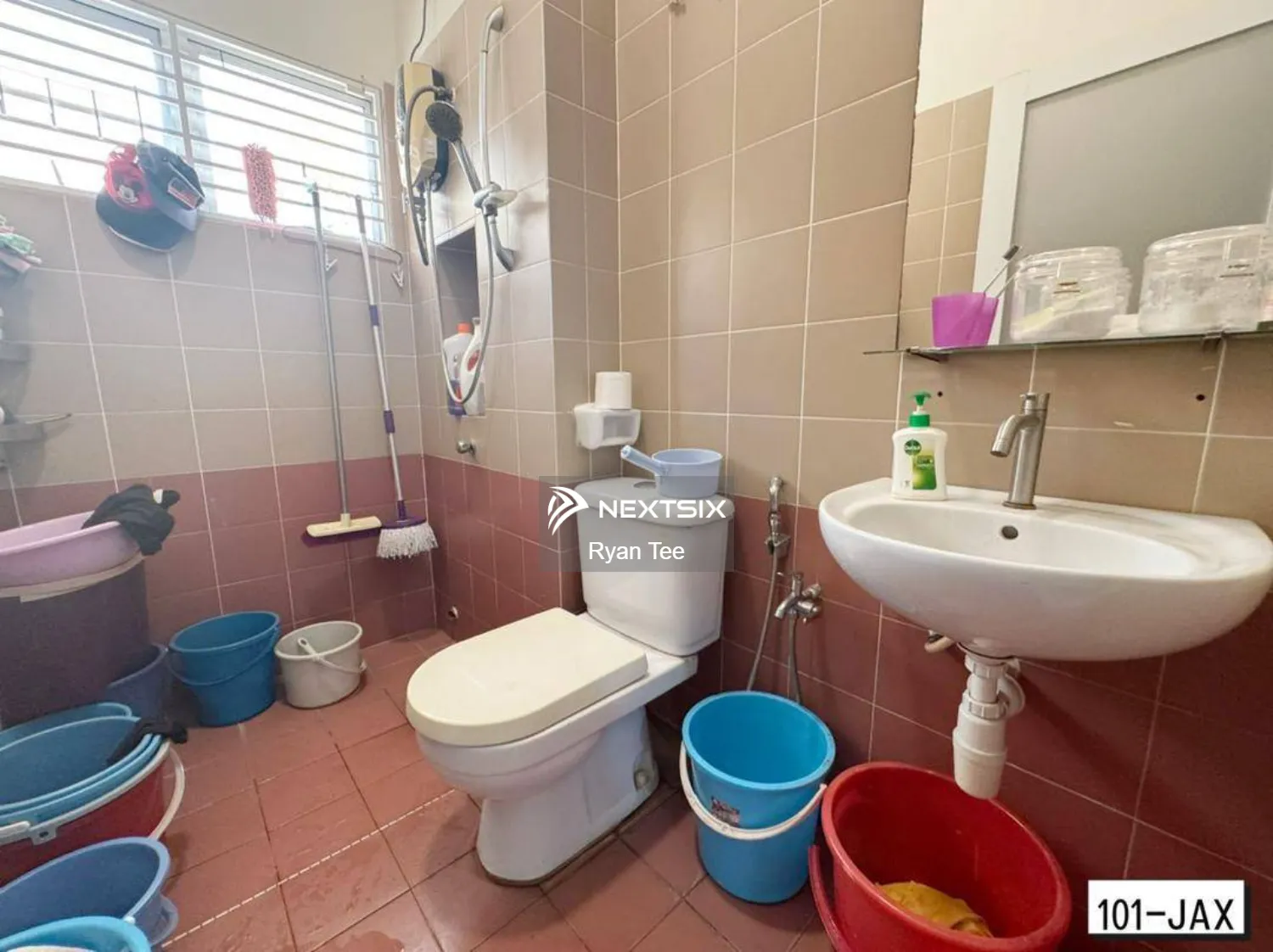 Semi-detached House For Sale in Klang Selangor - Image 8