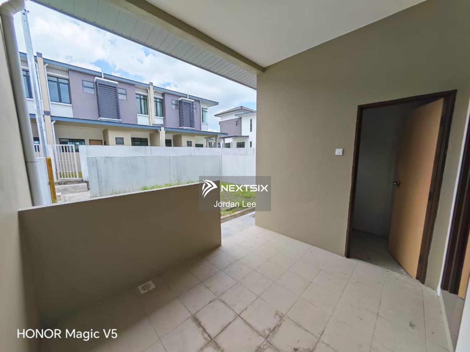 2-sty Terrace/Link House For Sale in Kota Samarahan Sarawak - Image 6