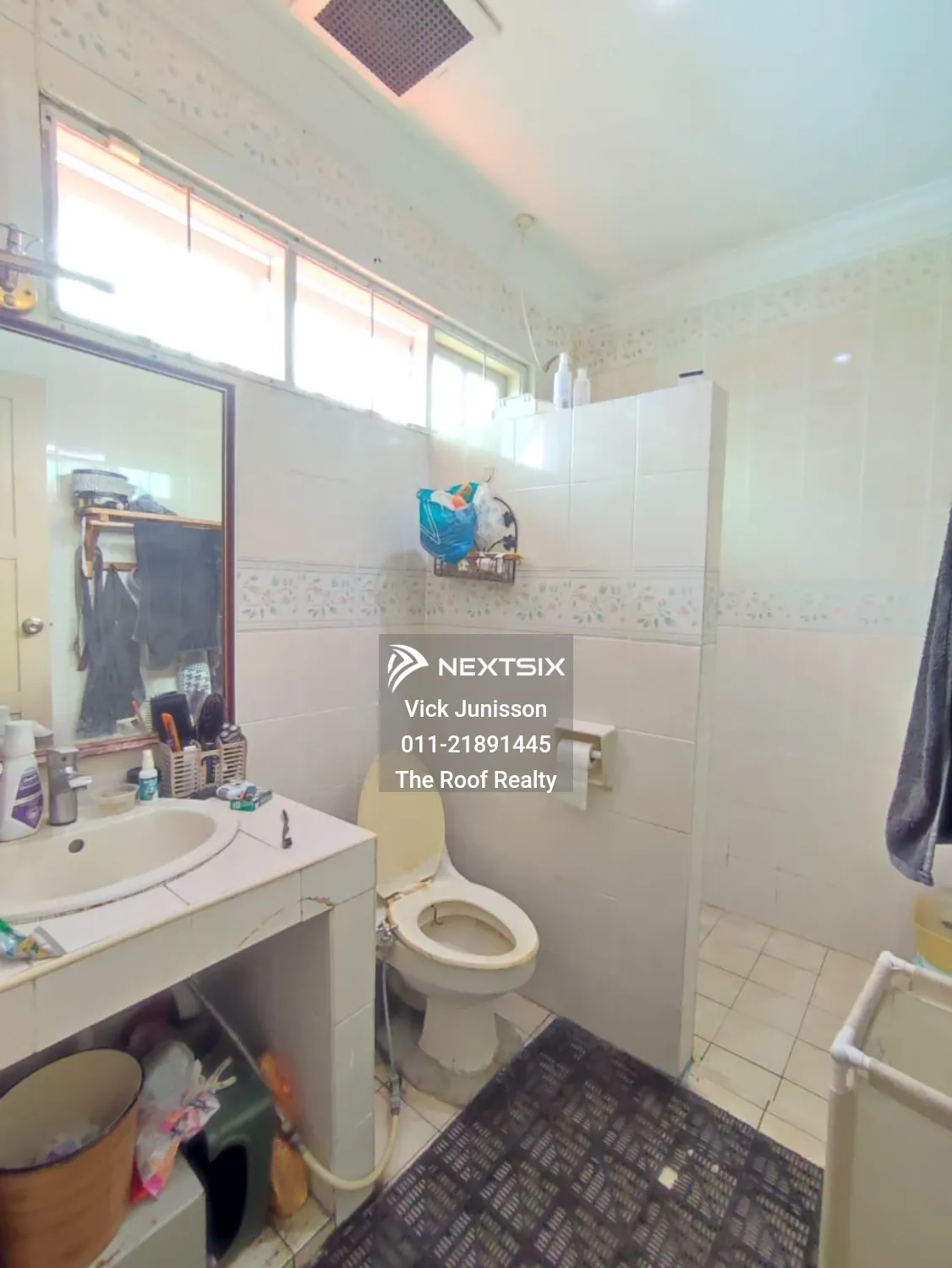 Semi-detached House For Sale in Kuching Sarawak - Image 7