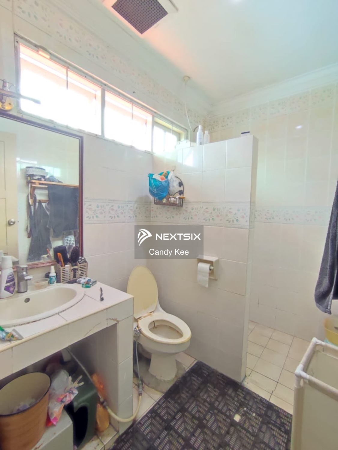 Semi-detached House For Sale in Kuching Sarawak - Image 6
