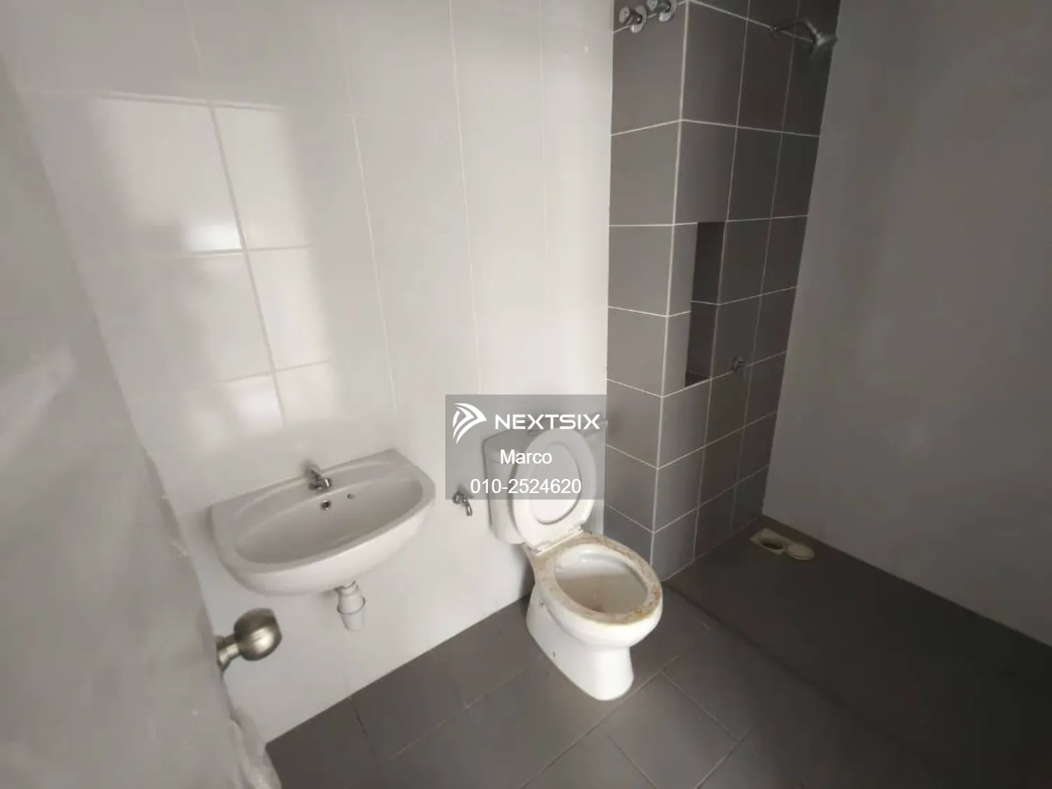 Semi-detached House For Rent in Kuala Selangor Selangor - Image 6