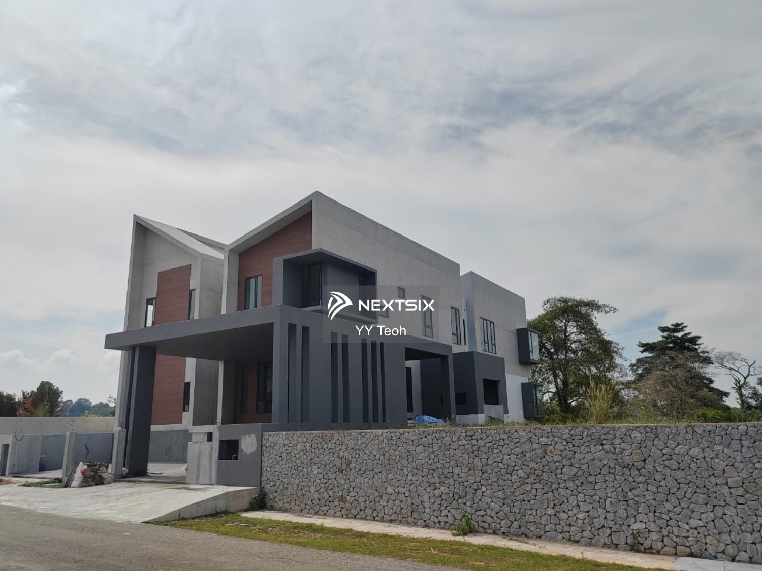 Bungalow For Sale in Ayer Keroh Melaka - Image 2