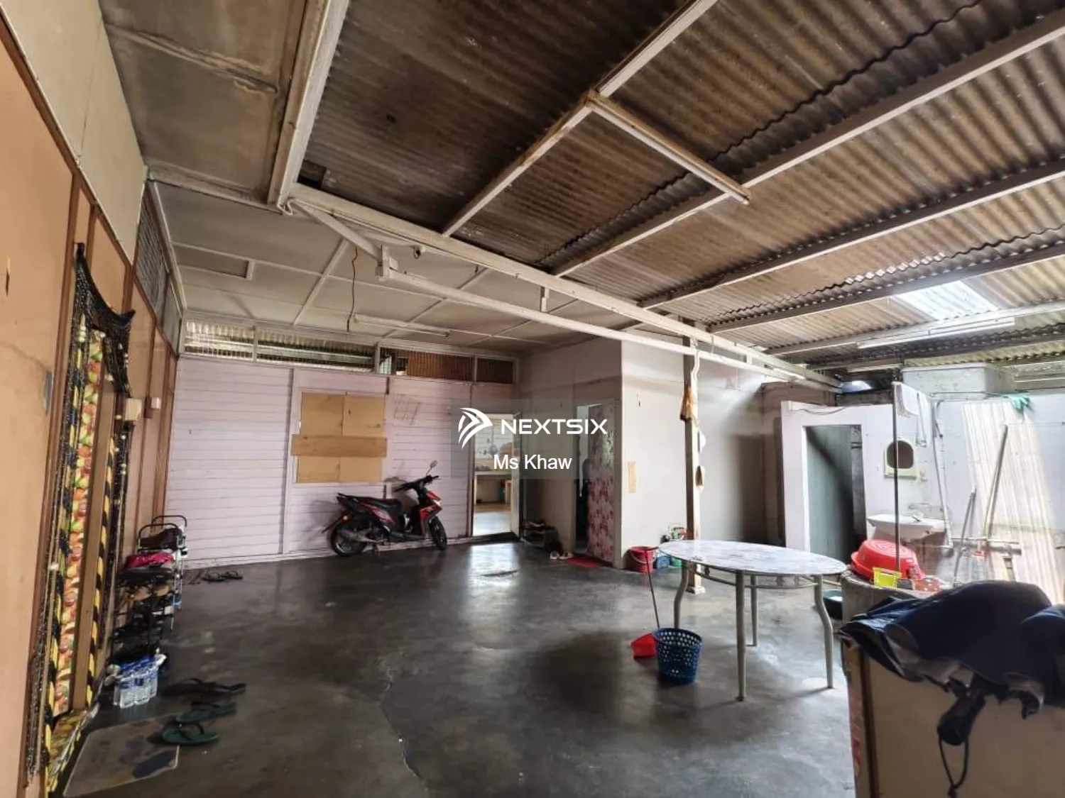 Bungalow For Sale in Pekan Nanas Johor - Image 4