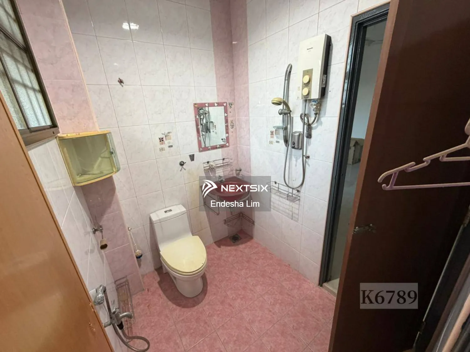 Semi-detached House For Sale in Klang Selangor - Image 9