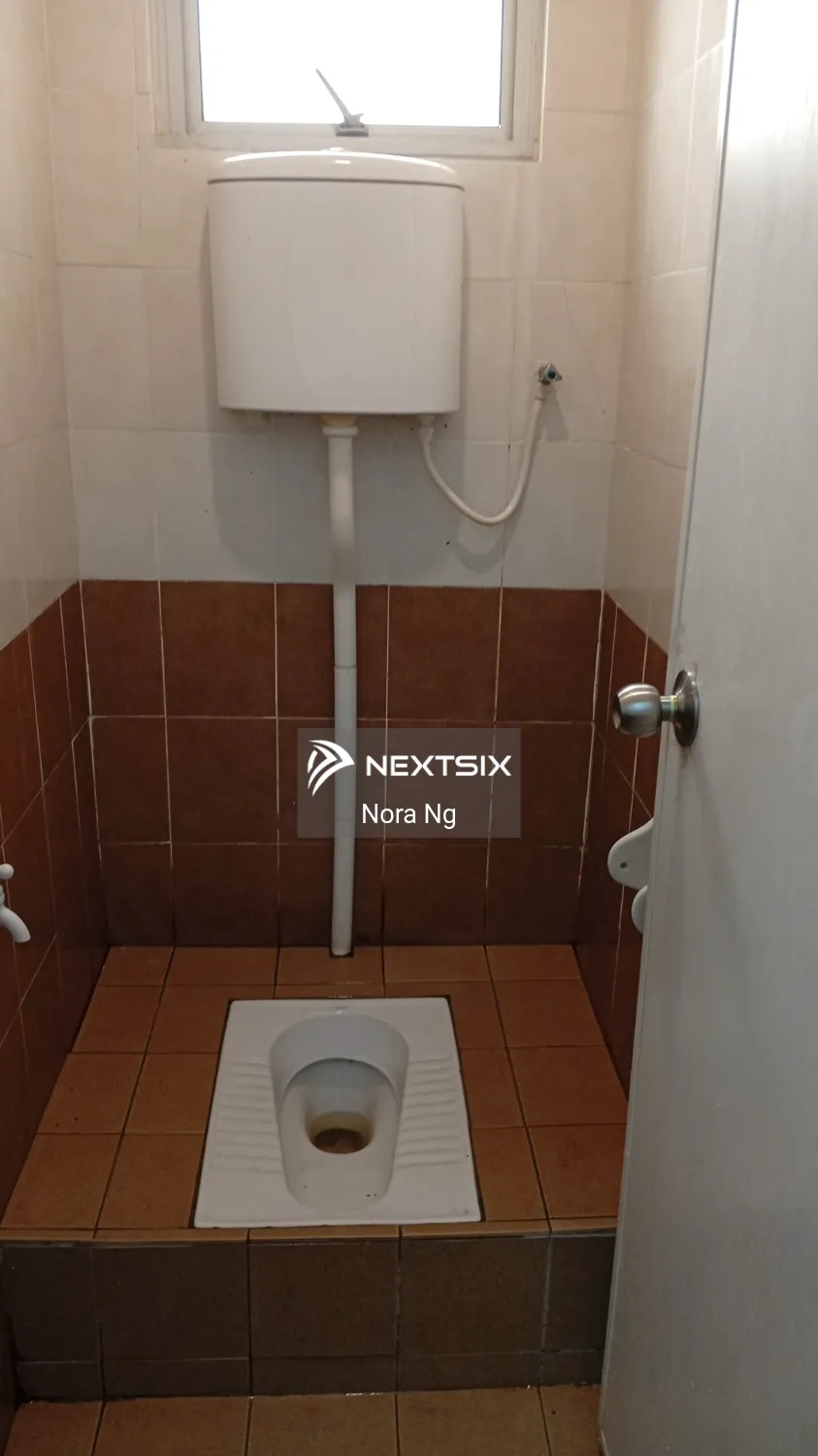 Shop For Rent in Setia Alam Selangor - Image 10