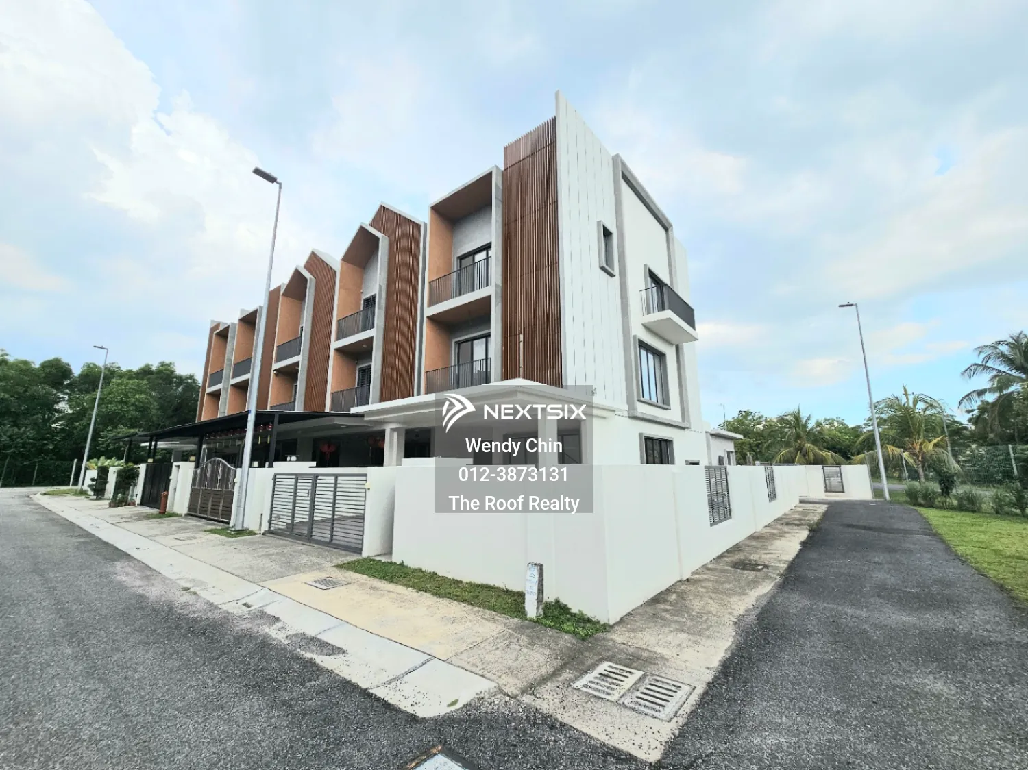 3-sty Terrace/Link House For Sale in Puchong Selangor - Image 2