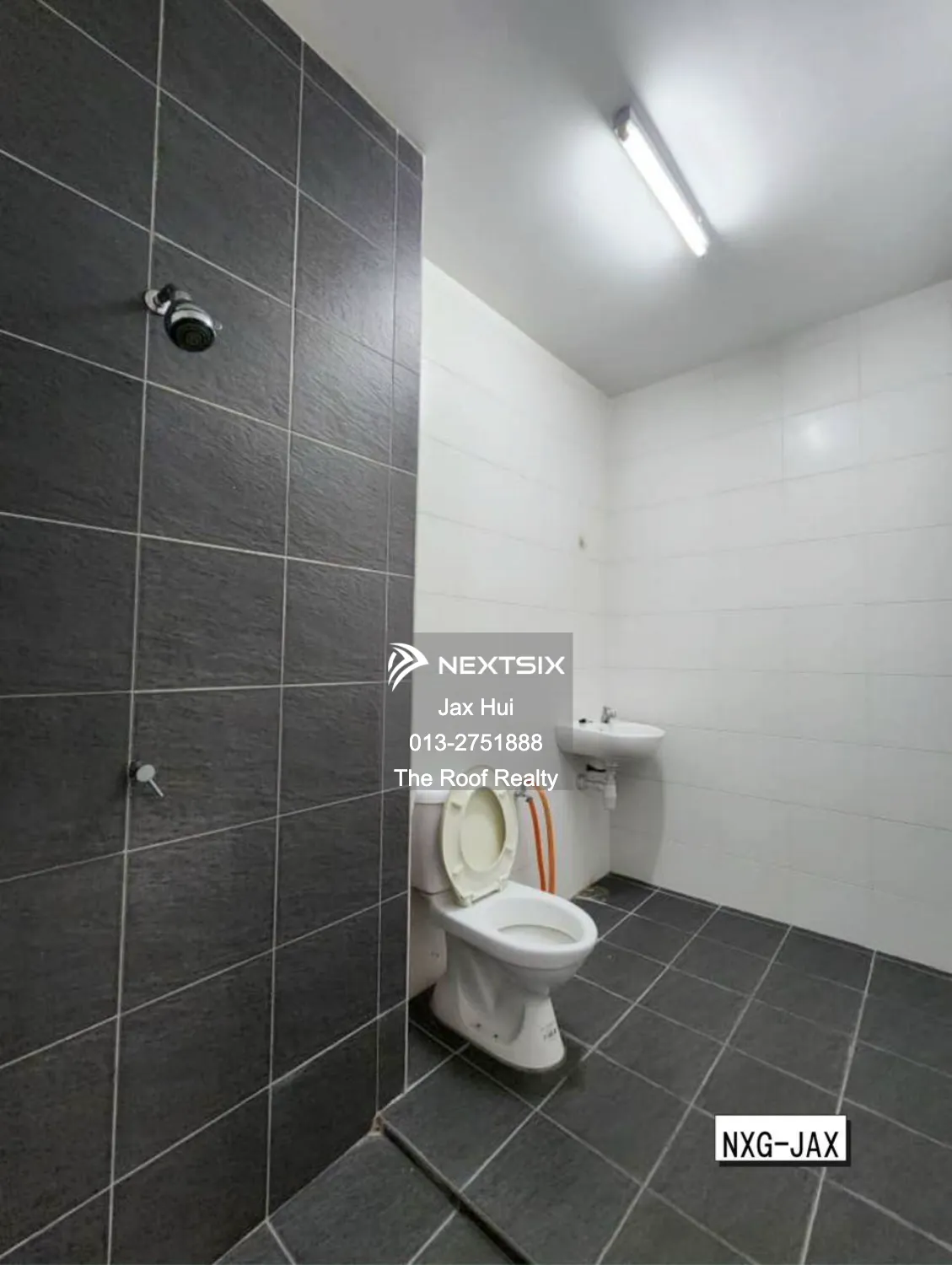 Semi-detached House For Sale in Klang Selangor - Image 9