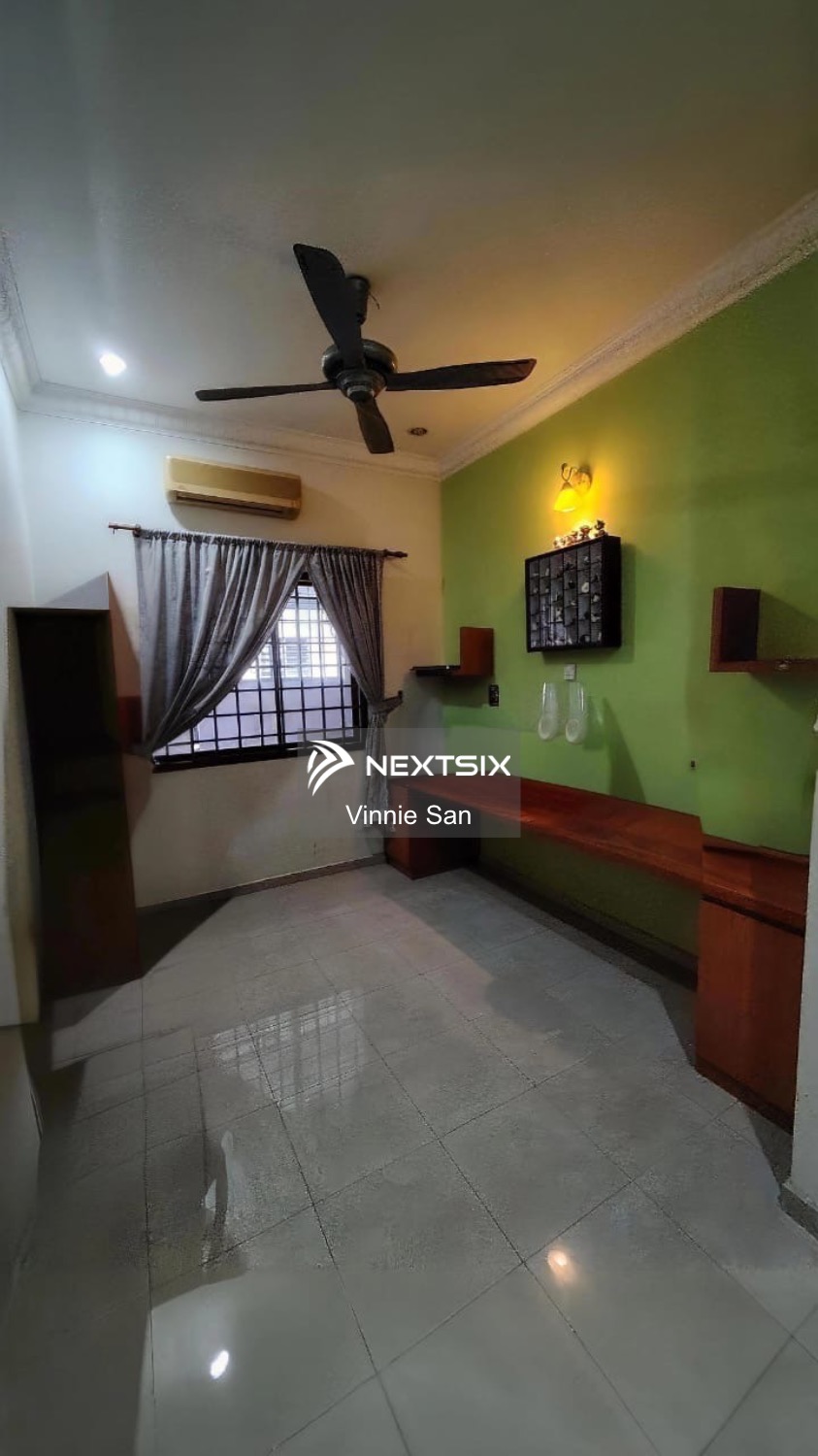 1-sty Terrace/Link House For Sale in Pekan Nanas Johor - Image 4