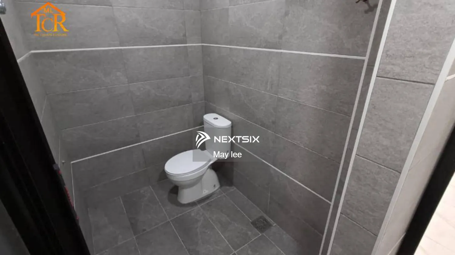 1-sty Terrace/Link House For Sale in Bandar Bukit Tinggi Selangor - Image 2