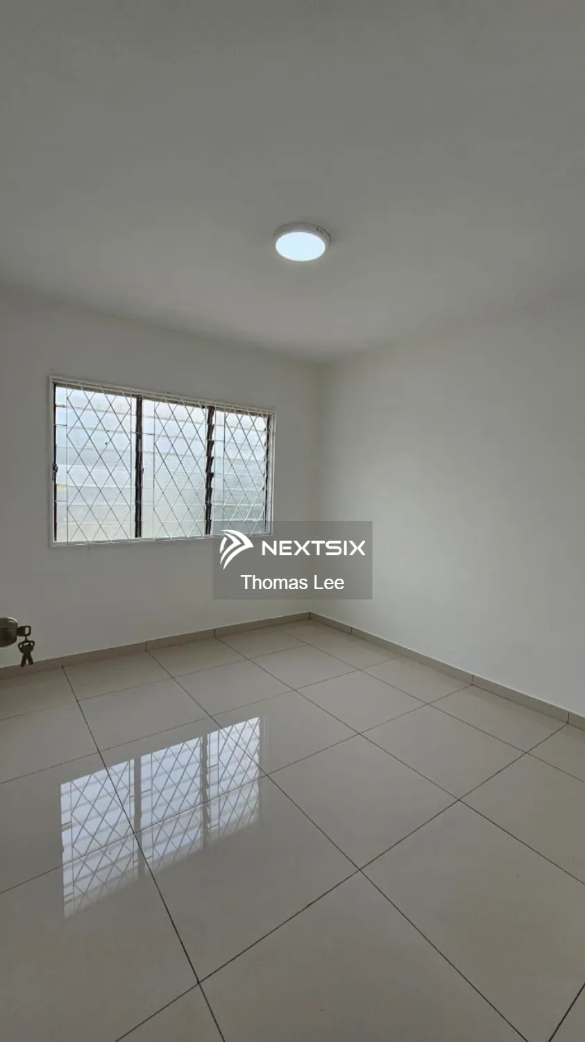 Flat For Sale in Tampoi Johor - Image 3