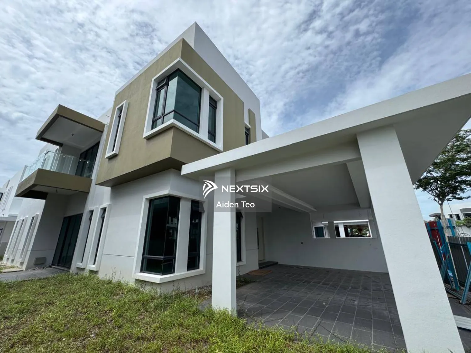 Semi-detached House For Sale in Ujong Pasir Melaka