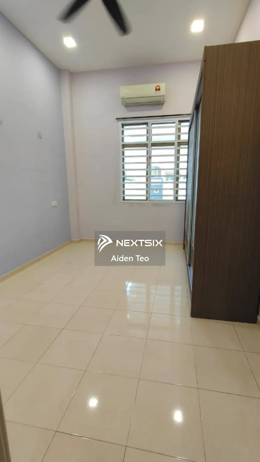 Semi-detached House For Sale in Tanjong Minyak Melaka - Image 9