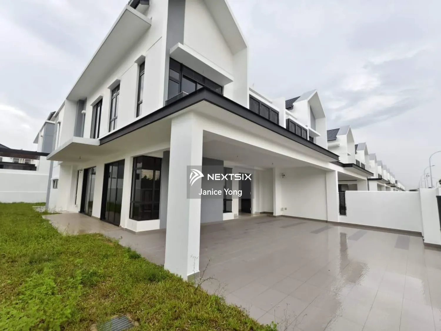 Semi-detached House For Rent in Setia Tropika Johor - Image 2