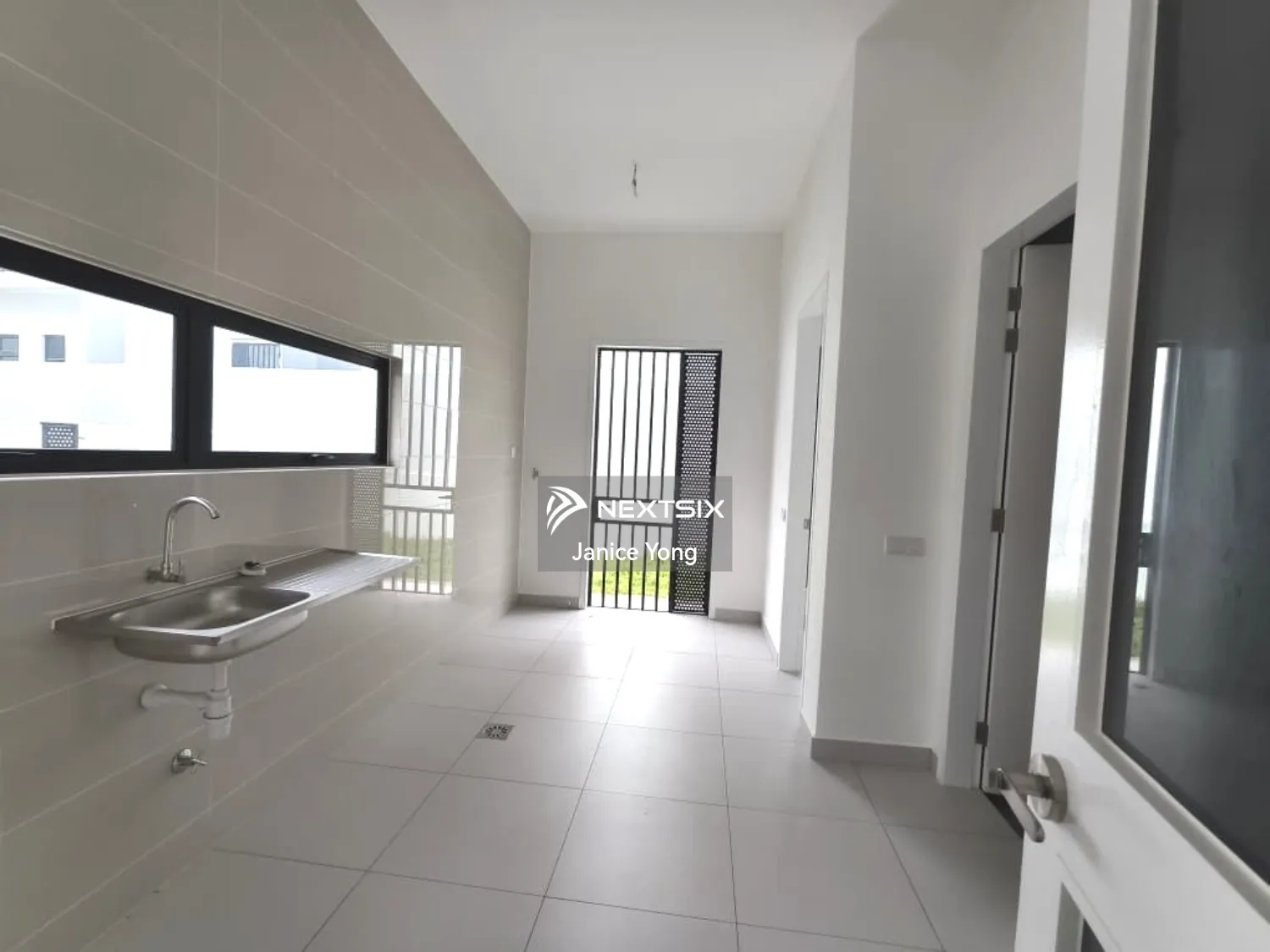 Semi-detached House For Rent in Setia Tropika Johor - Image 22
