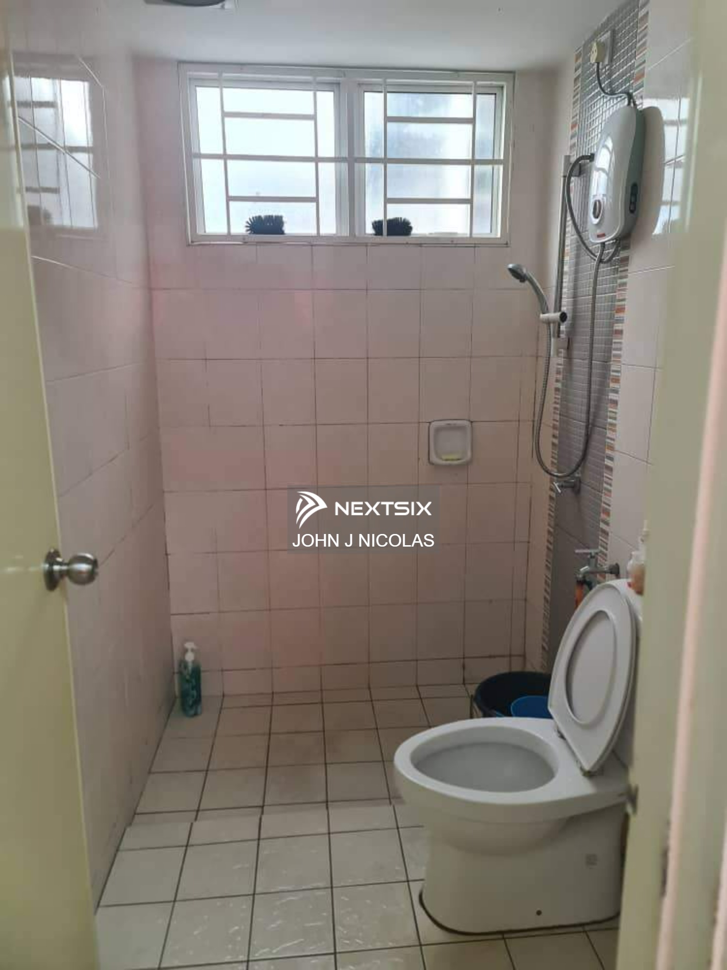 Condominium floor plan - Image 6